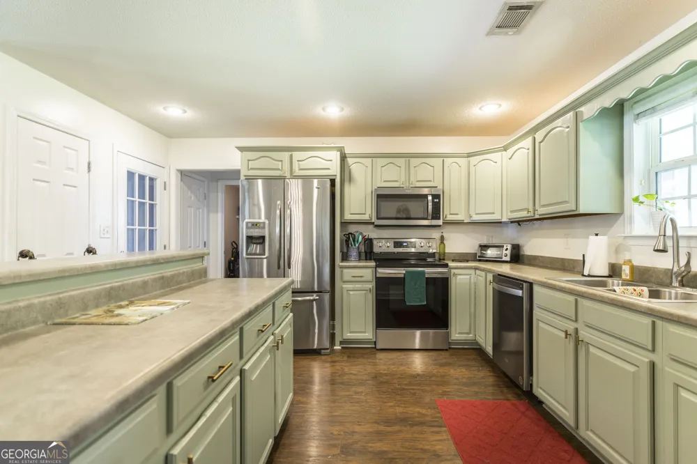 310 Falkirk DR Warner Robins, GA 31088