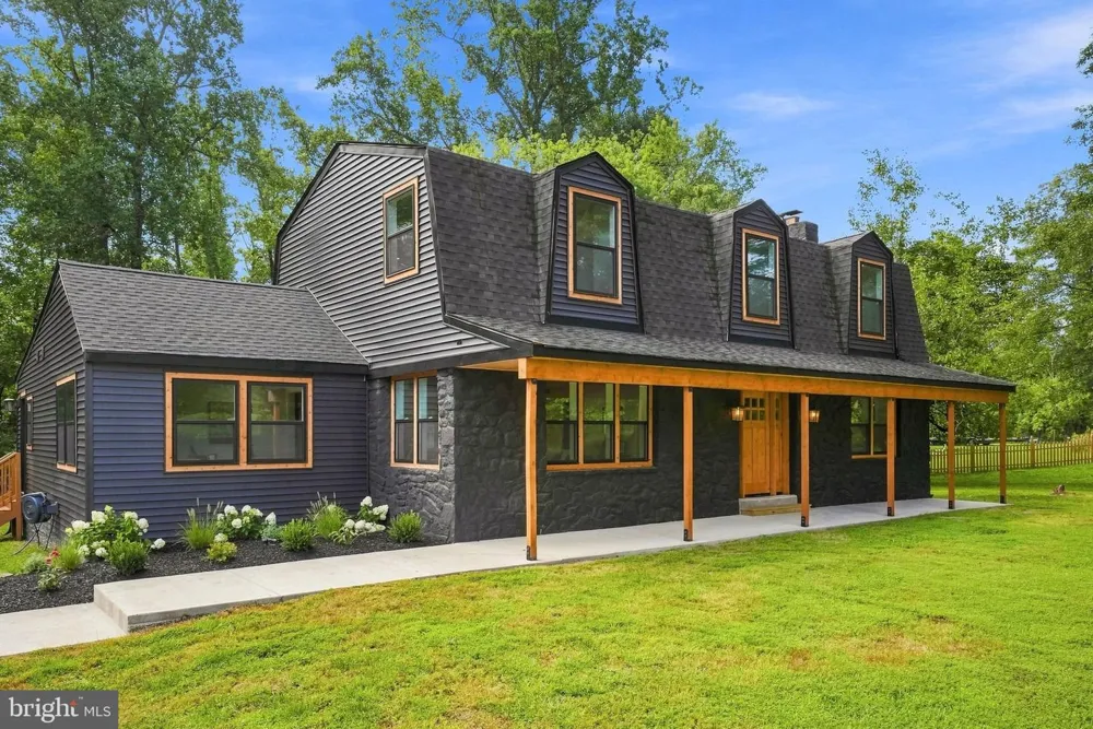 11 STOOPVILLE ROAD Newtown, PA 18940