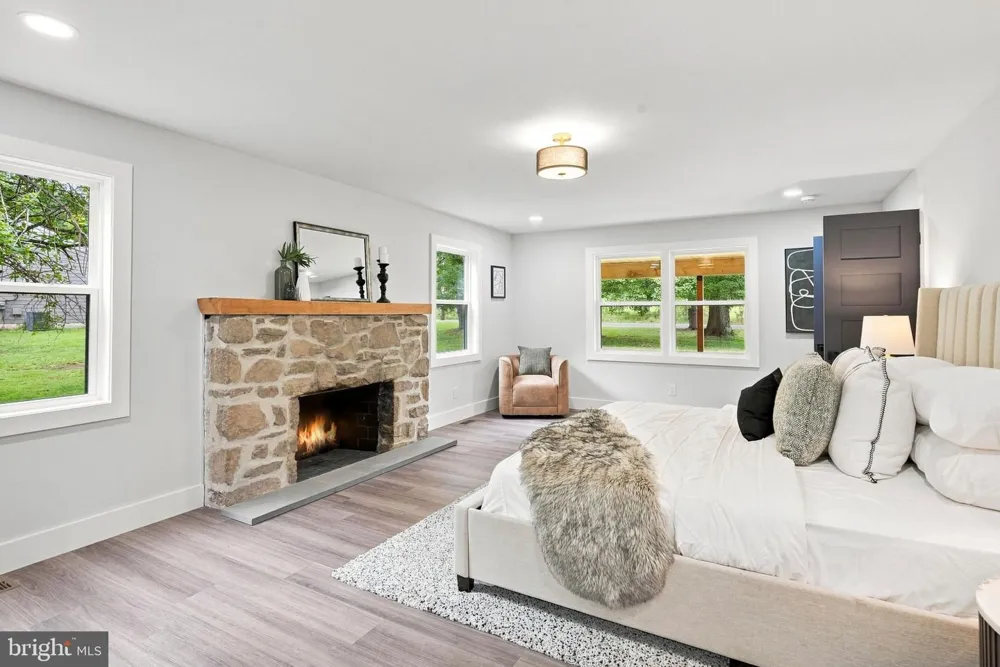 11 STOOPVILLE ROAD Newtown, PA 18940