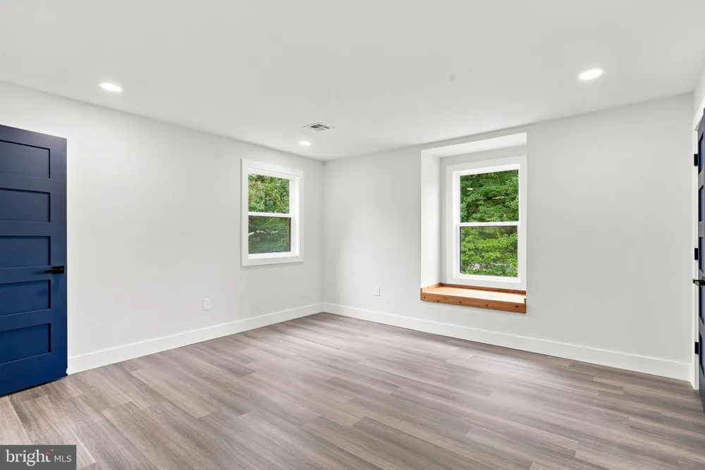 11 STOOPVILLE ROAD Newtown, PA 18940