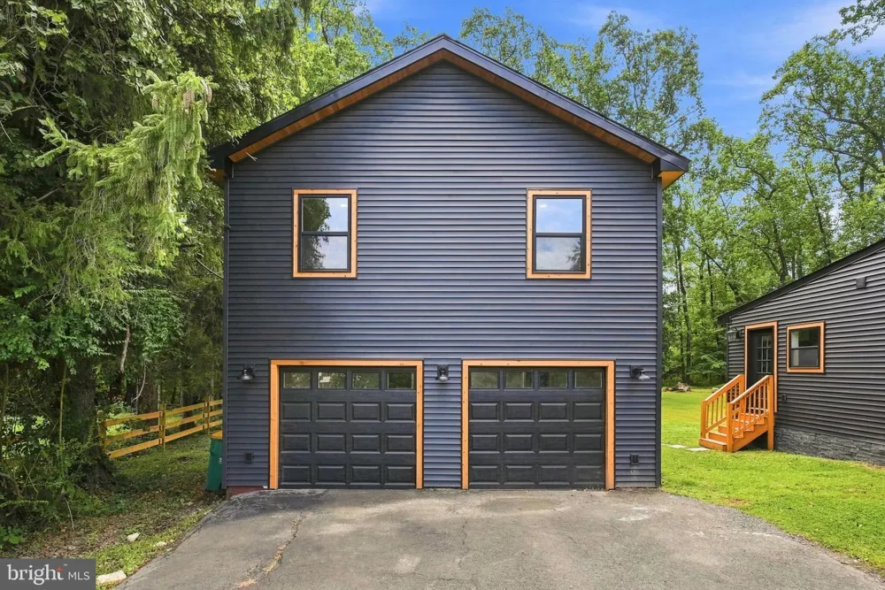 11 STOOPVILLE ROAD Newtown, PA 18940