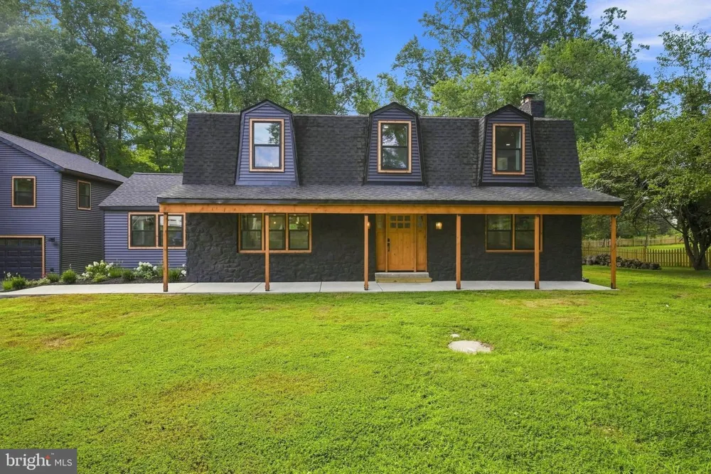 11 STOOPVILLE ROAD Newtown, PA 18940