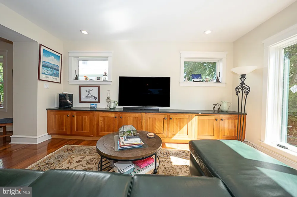 205 EDGMONT Media, PA 19063