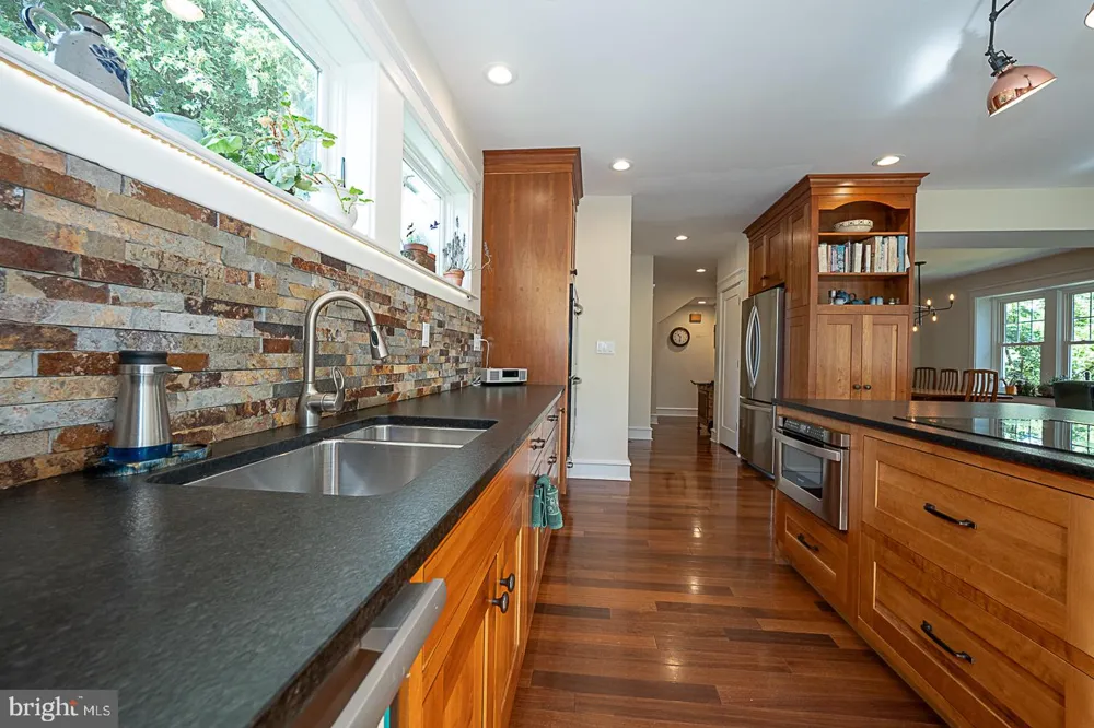 205 EDGMONT Media, PA 19063