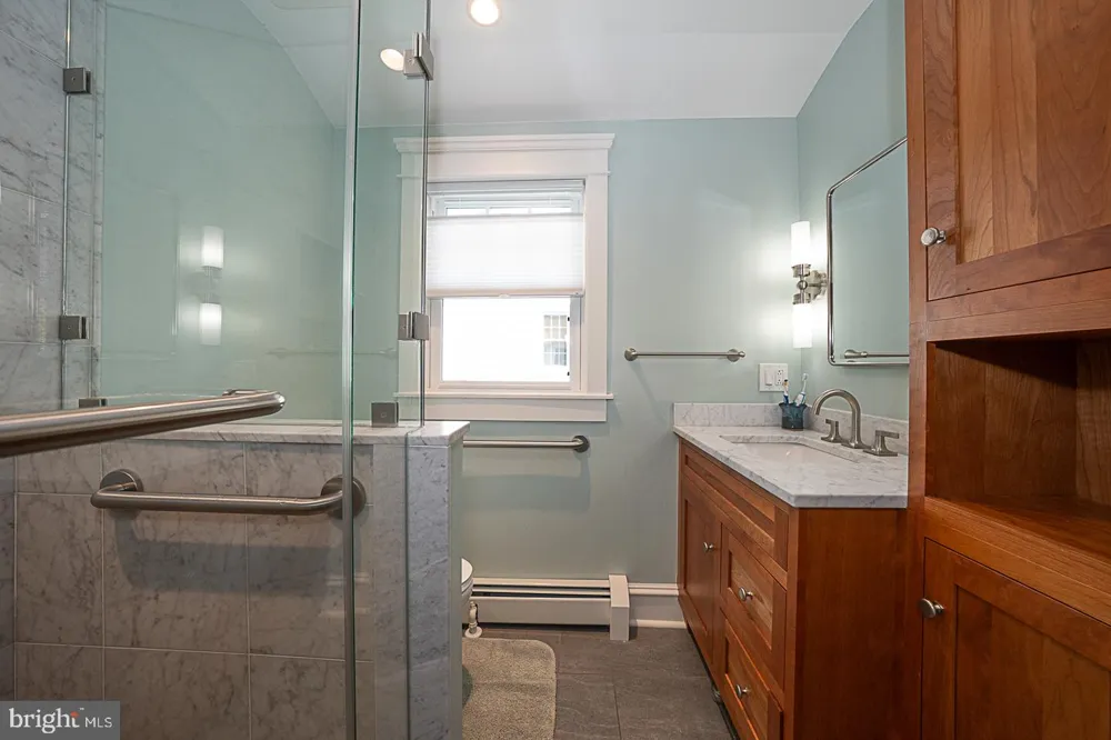 205 EDGMONT Media, PA 19063