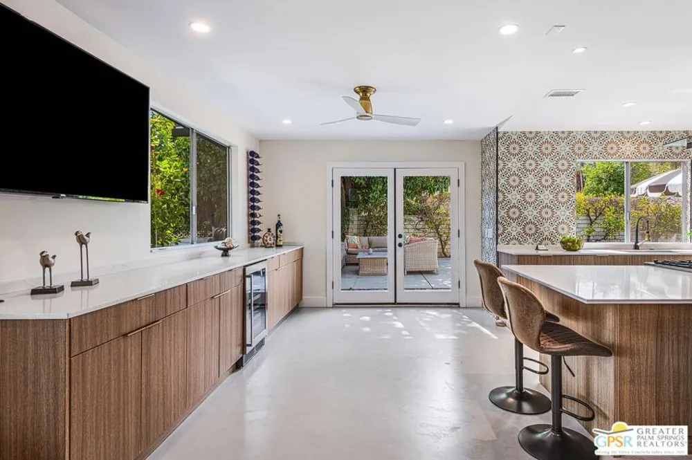 5155 E Bobolink Lane Palm Springs, CA 92264