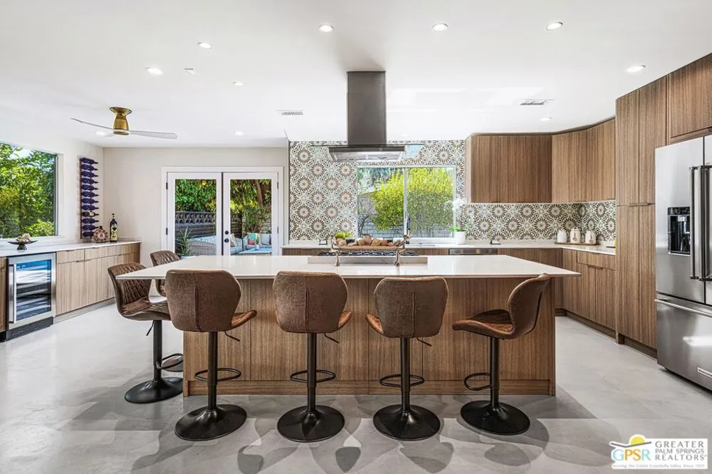 5155 E Bobolink Lane Palm Springs, CA 92264