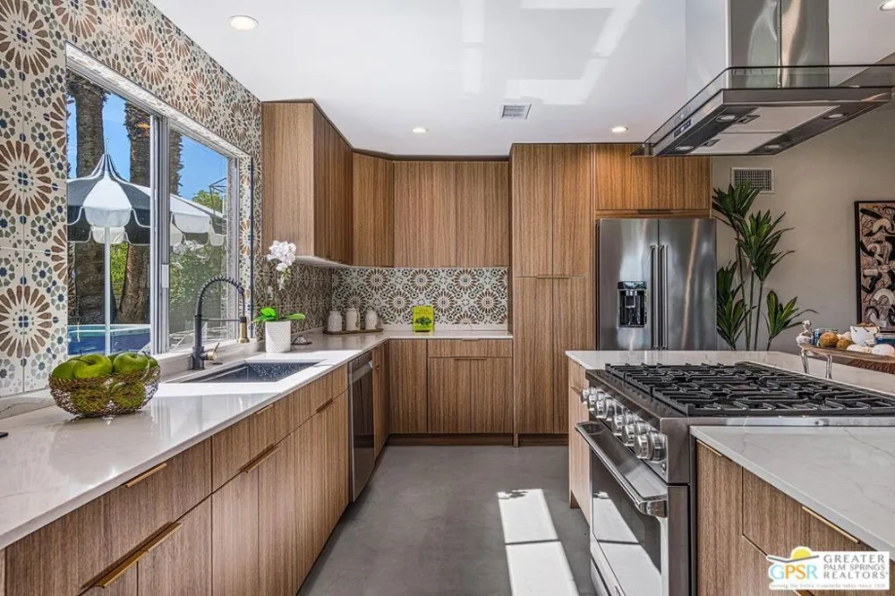 5155 E Bobolink Lane Palm Springs, CA 92264