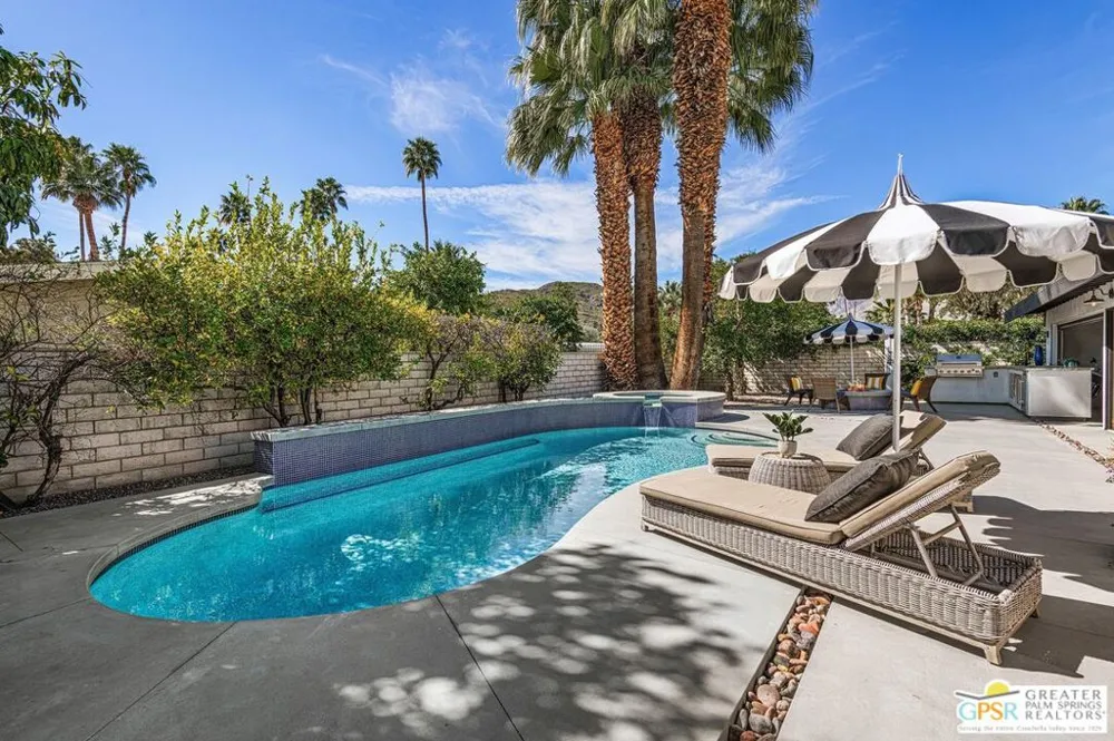 5155 E Bobolink Lane Palm Springs, CA 92264