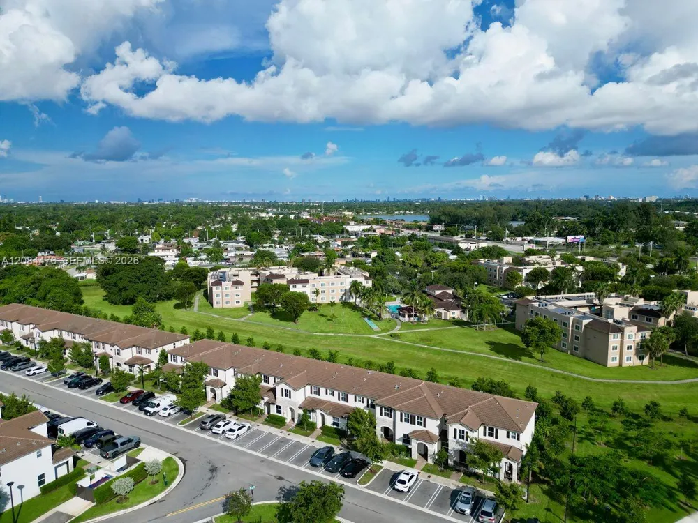 12117 NW 23rd Ct Miami, FL 33167