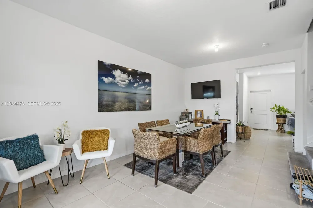 12117 NW 23rd Ct Miami, FL 33167