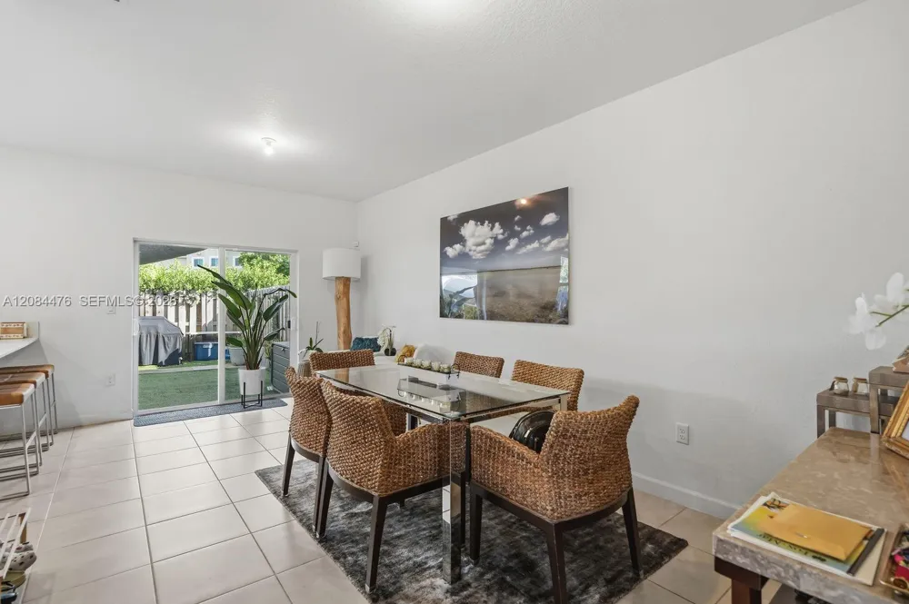 12117 NW 23rd Ct Miami, FL 33167