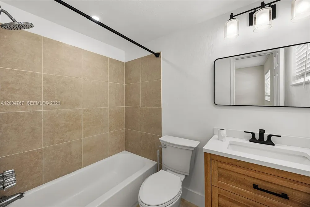 1720 Cleveland St #111W Hollywood, FL 33020