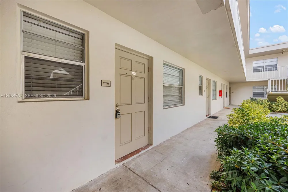 1720 Cleveland St #111W Hollywood, FL 33020