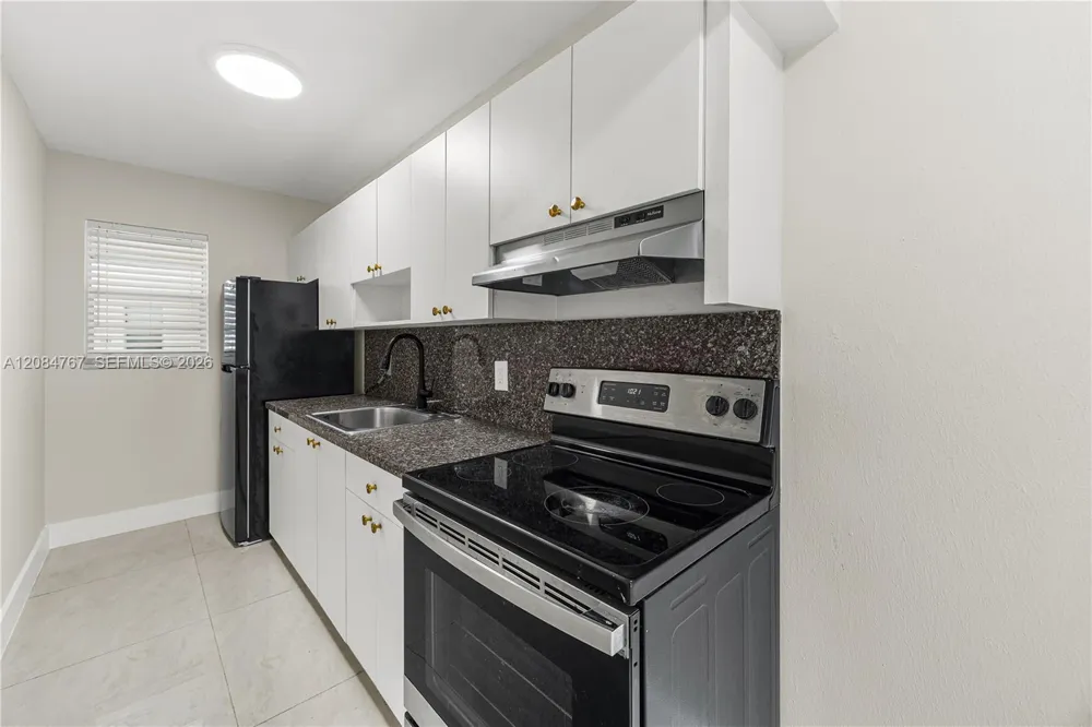 1720 Cleveland St #111W Hollywood, FL 33020