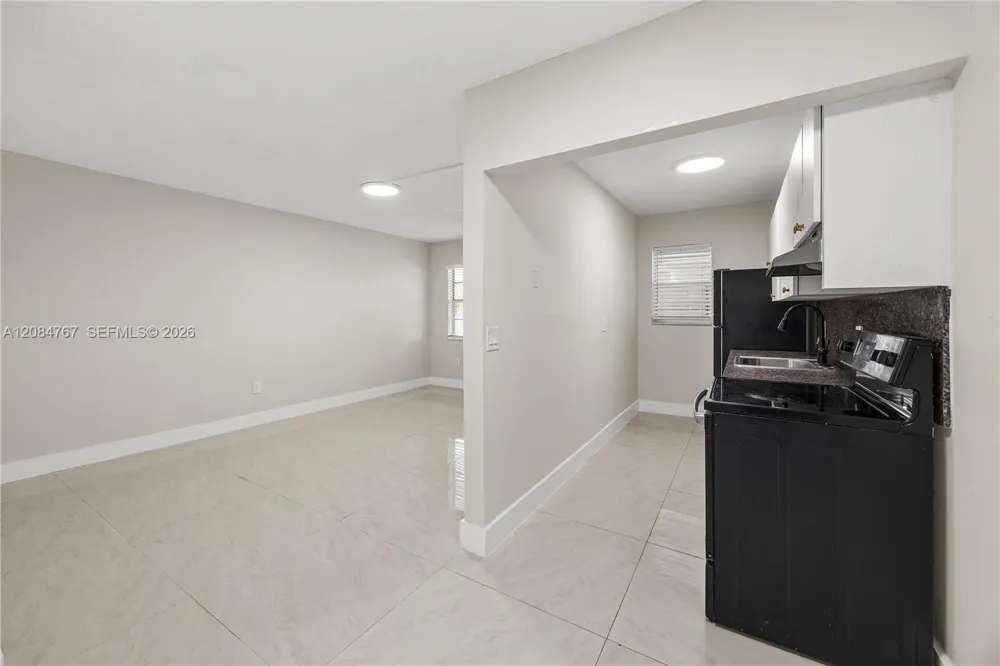 1720 Cleveland St #111W Hollywood, FL 33020