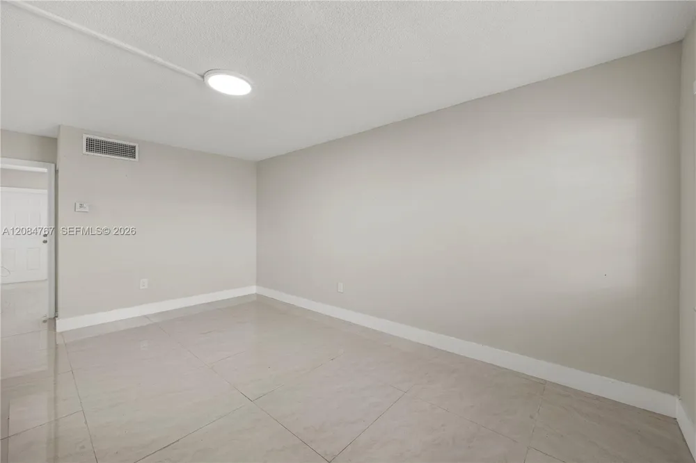 1720 Cleveland St #111W Hollywood, FL 33020