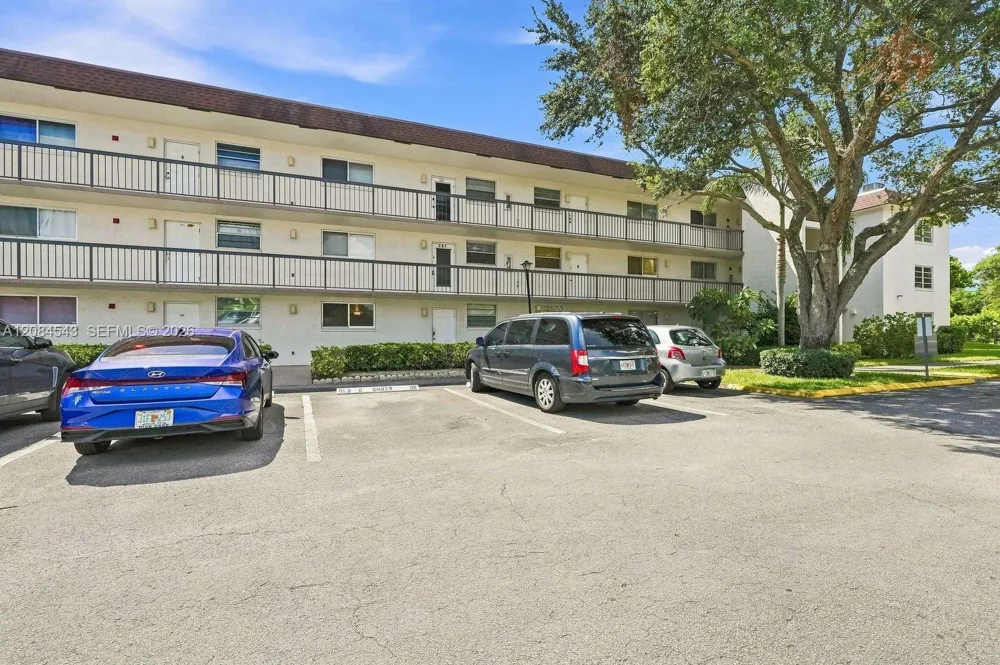 7400 NW 17th St #107 Plantation, FL 33313