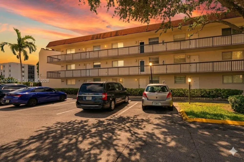 7400 NW 17th St #107 Plantation, FL 33313