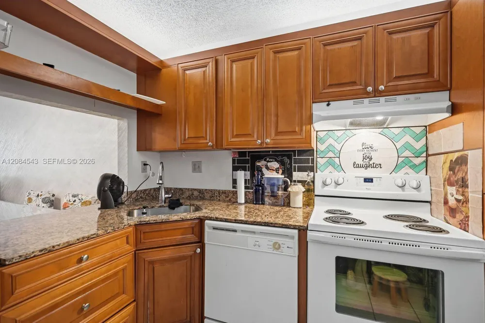 7400 NW 17th St #107 Plantation, FL 33313