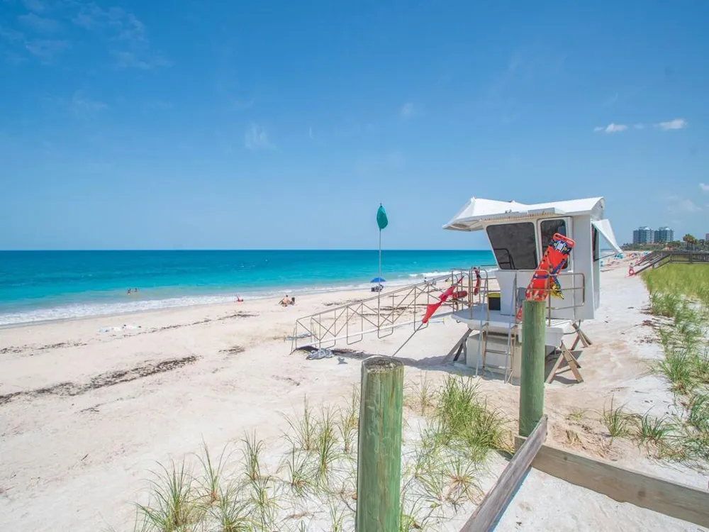 1725 20TH AVENUE Vero Beach, FL 32960