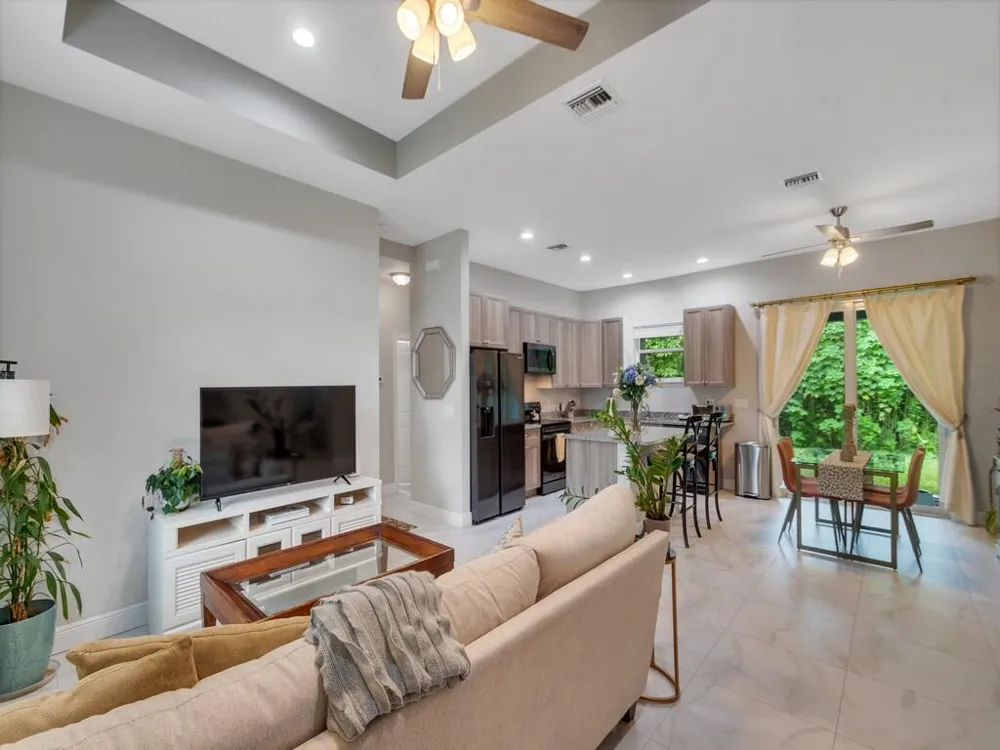 1725 20TH AVENUE Vero Beach, FL 32960