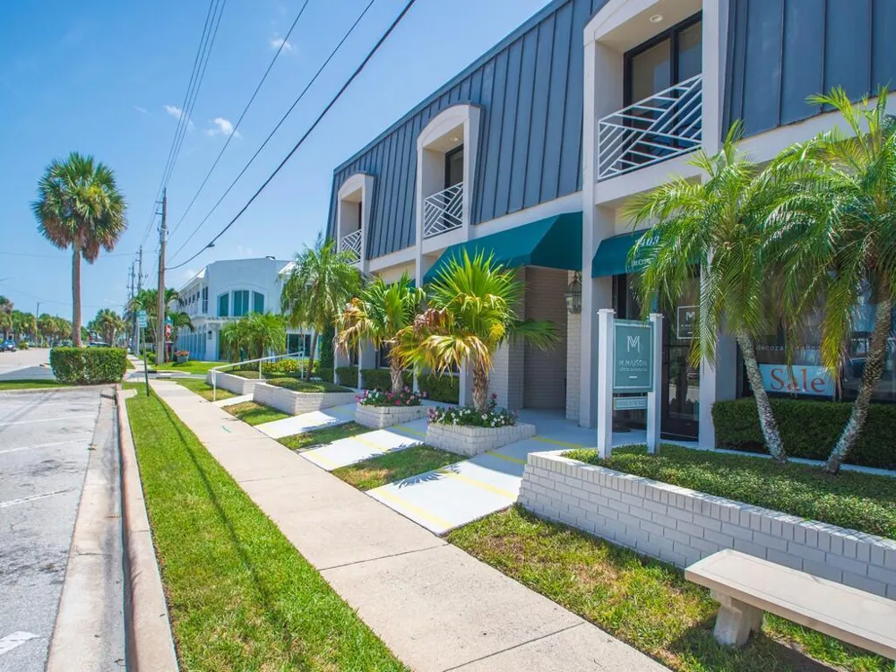 1725 20TH AVENUE Vero Beach, FL 32960
