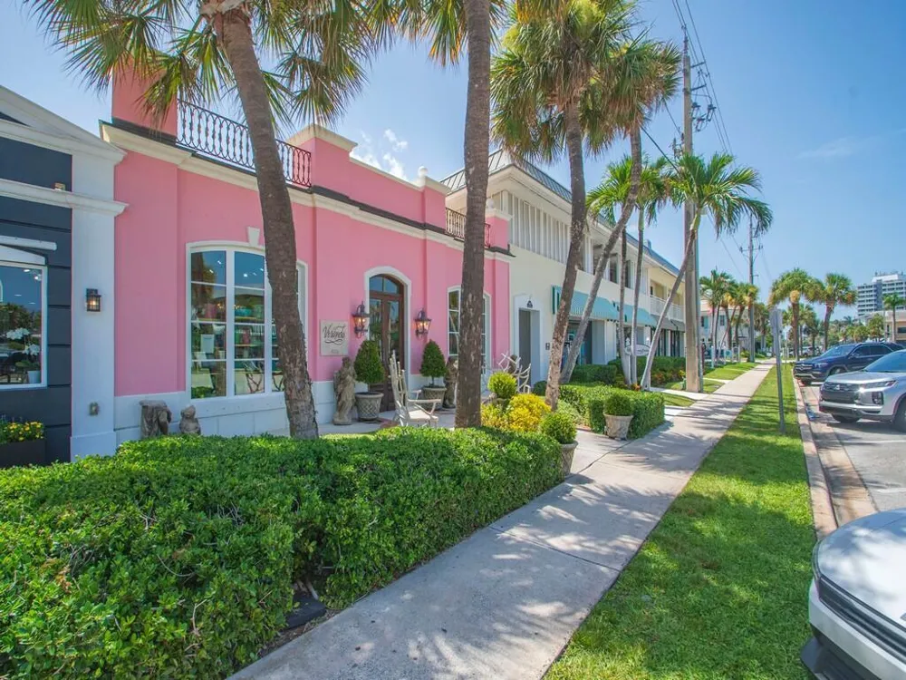1725 20TH AVENUE Vero Beach, FL 32960