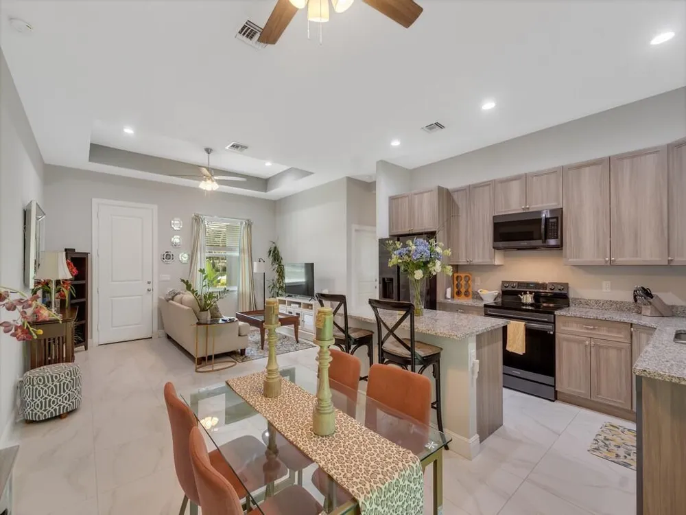 1725 20TH AVENUE Vero Beach, FL 32960