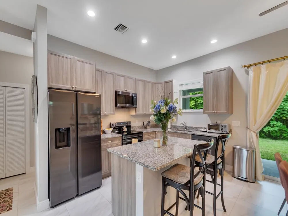 1725 20TH AVENUE Vero Beach, FL 32960