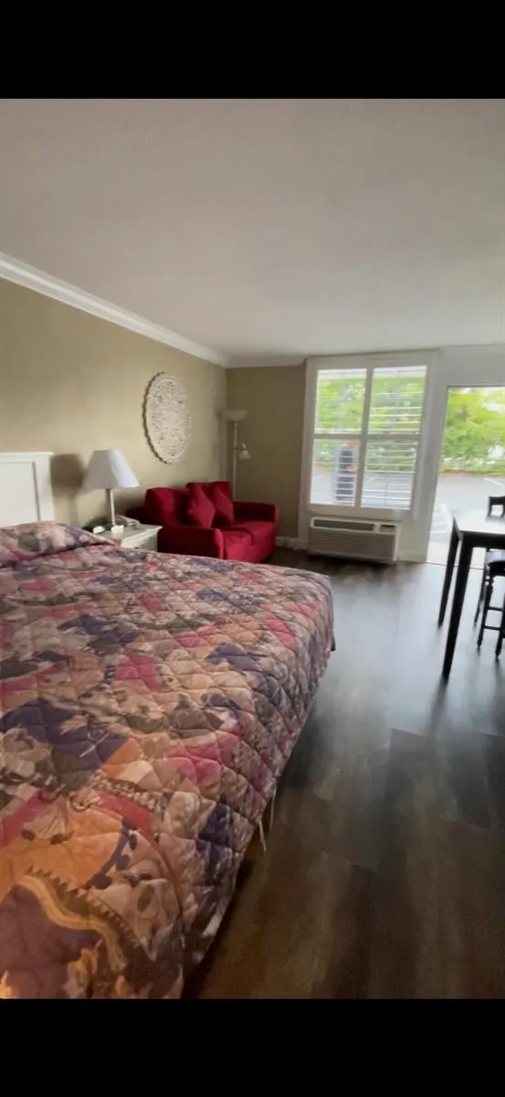 2555 9th Street #152 Naples, FL 34103