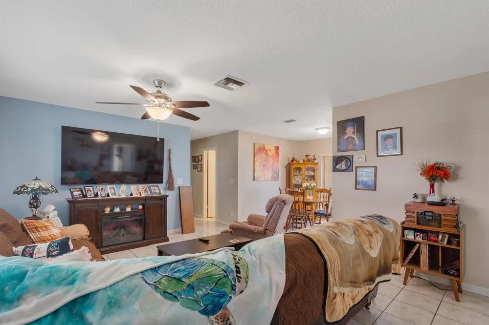 1686 SE BIDDLE LANE Port St. Lucie, FL 34983