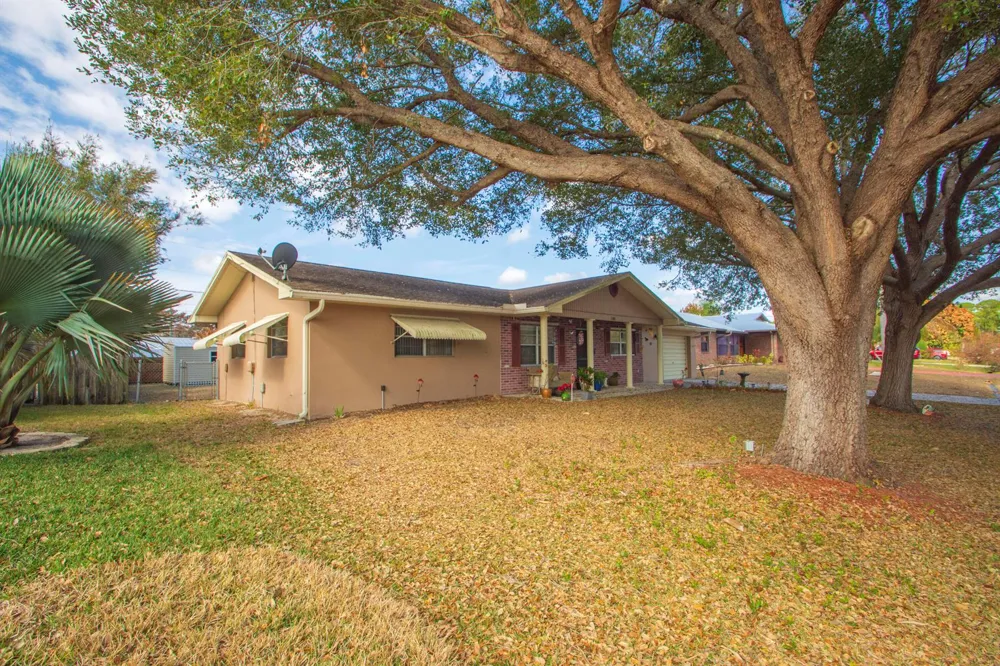 1686 SE BIDDLE LANE Port St. Lucie, FL 34983