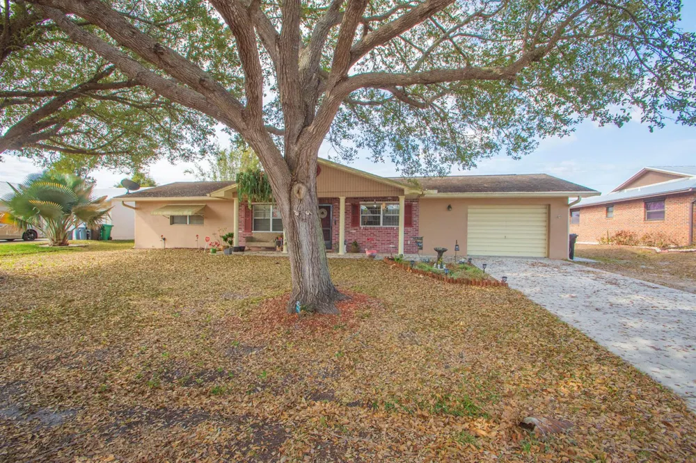 1686 SE BIDDLE LANE Port St. Lucie, FL 34983