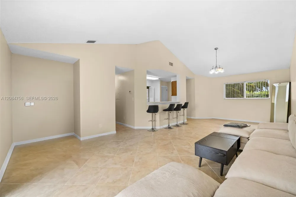 3405 NW 44th St #205 Oakland Park, FL 33309