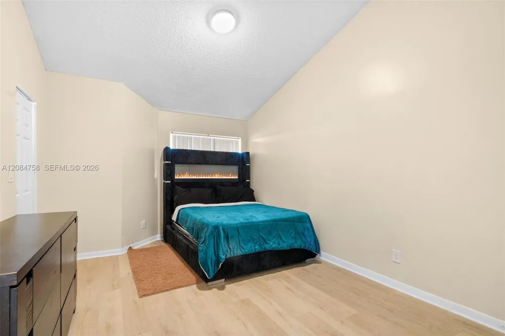 3405 NW 44th St #205 Oakland Park, FL 33309