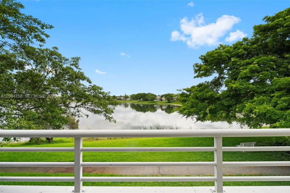3405 NW 44th St #205 Oakland Park, FL 33309