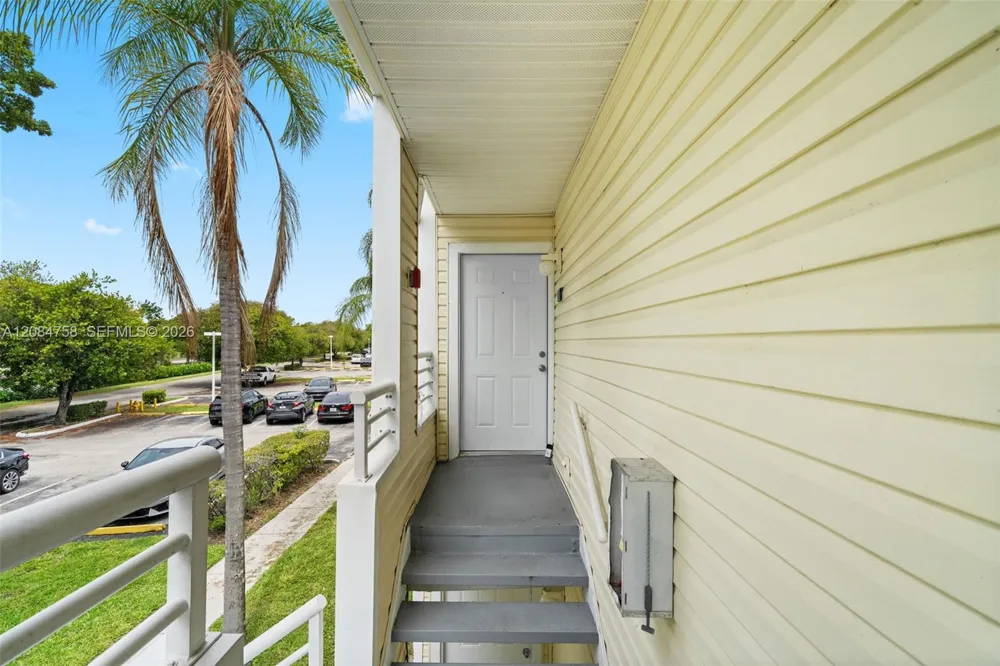3405 NW 44th St #205 Oakland Park, FL 33309