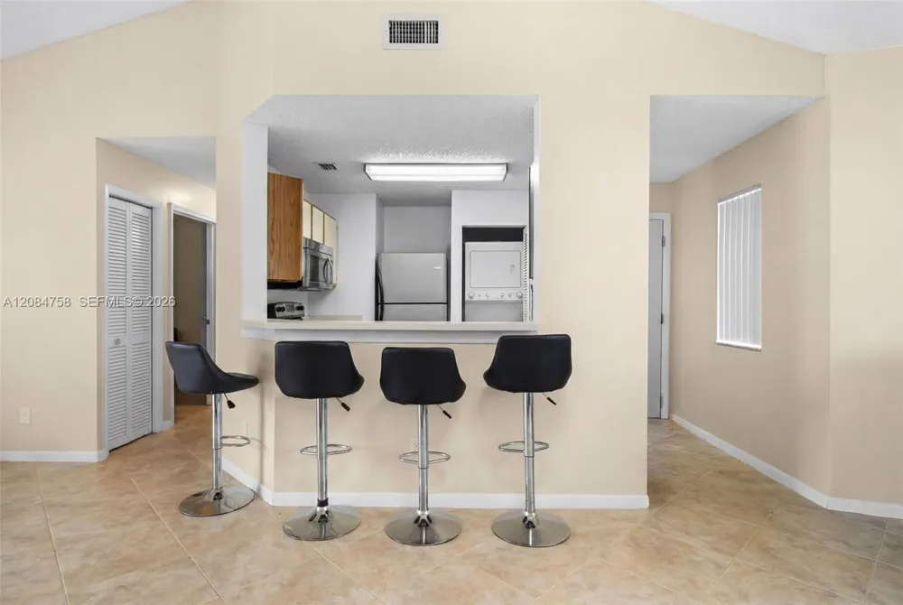 3405 NW 44th St #205 Oakland Park, FL 33309