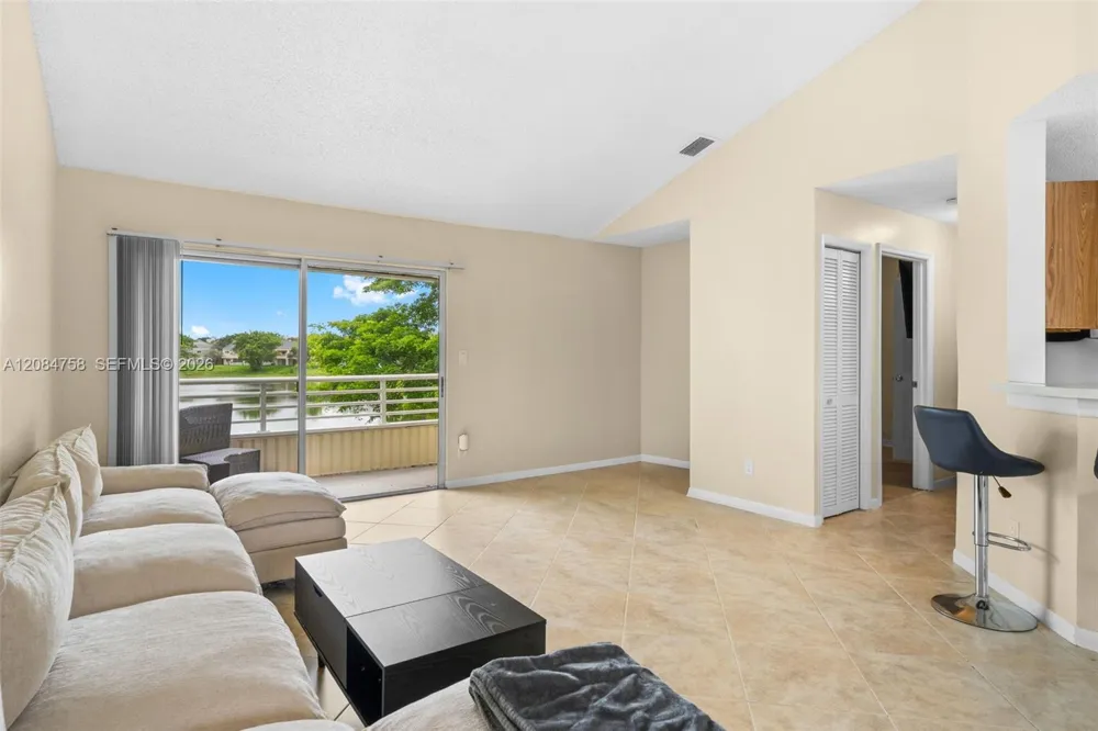 3405 NW 44th St #205 Oakland Park, FL 33309