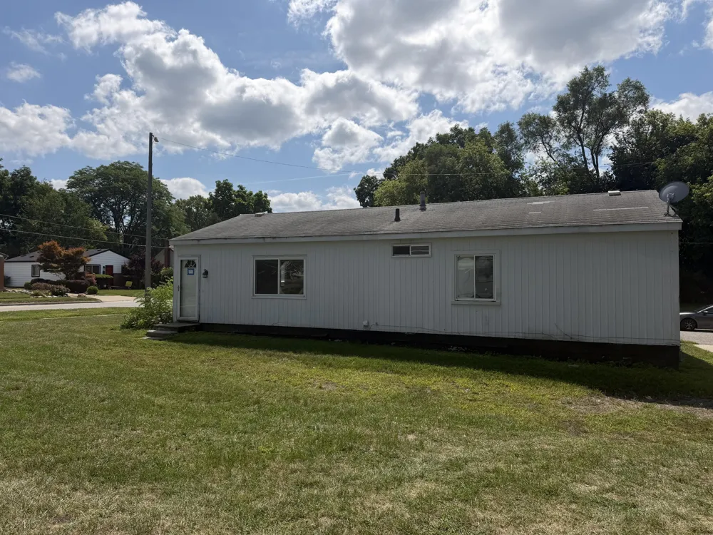 418 Franklin Road Pontiac City, MI 48341