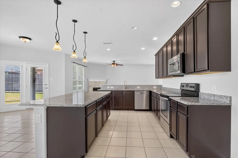 3513 Seaside Drive Denton, TX 76208