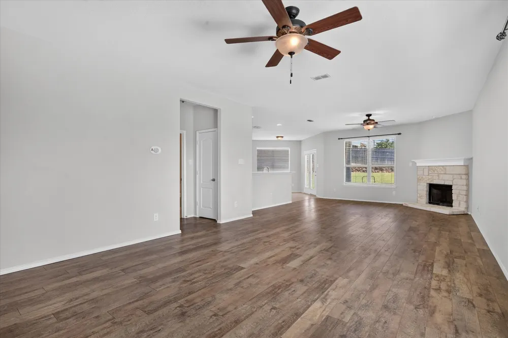 3513 Seaside Drive Denton, TX 76208