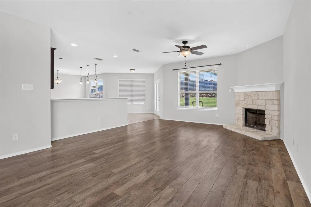 3513 Seaside Drive Denton, TX 76208