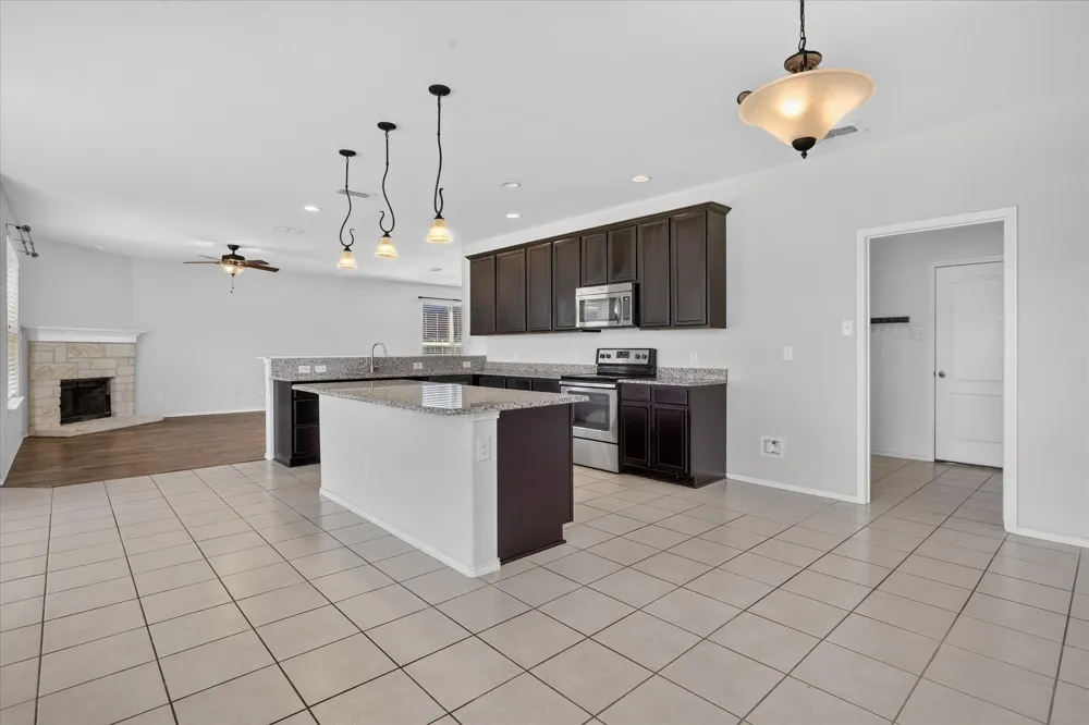 3513 Seaside Drive Denton, TX 76208