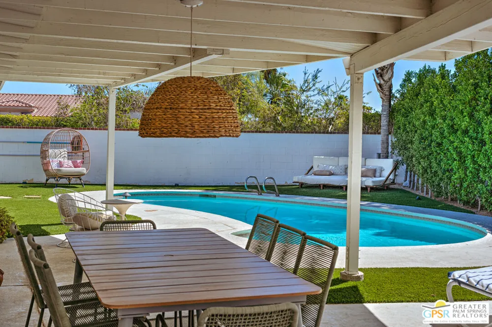 1373 E Madero Circle Palm Springs, CA 92262