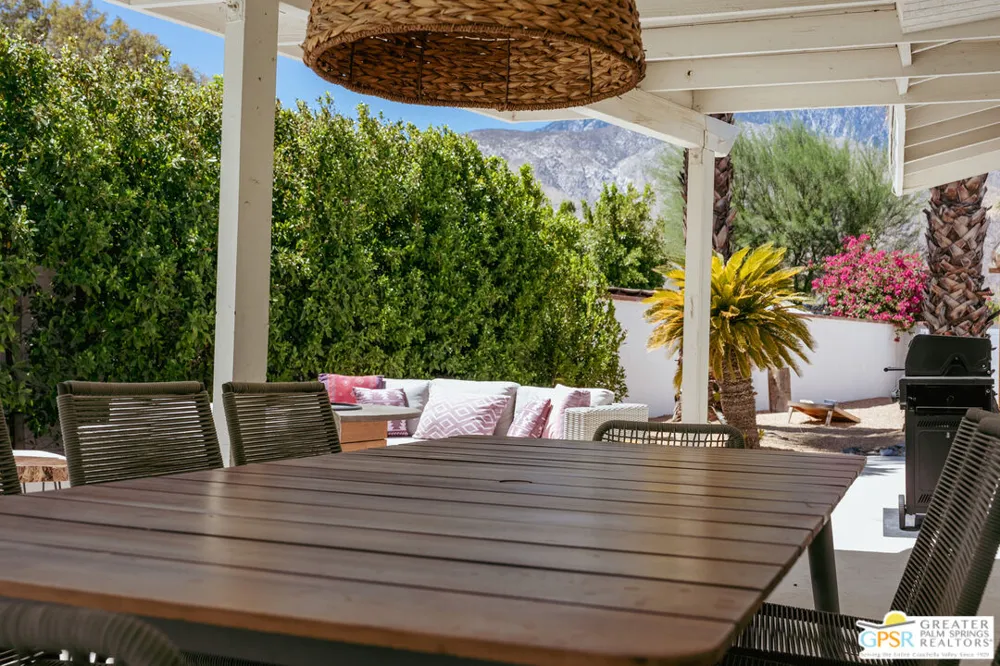 1373 E Madero Circle Palm Springs, CA 92262