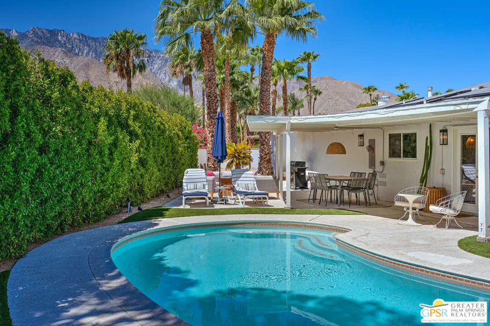 1373 E Madero Circle Palm Springs, CA 92262
