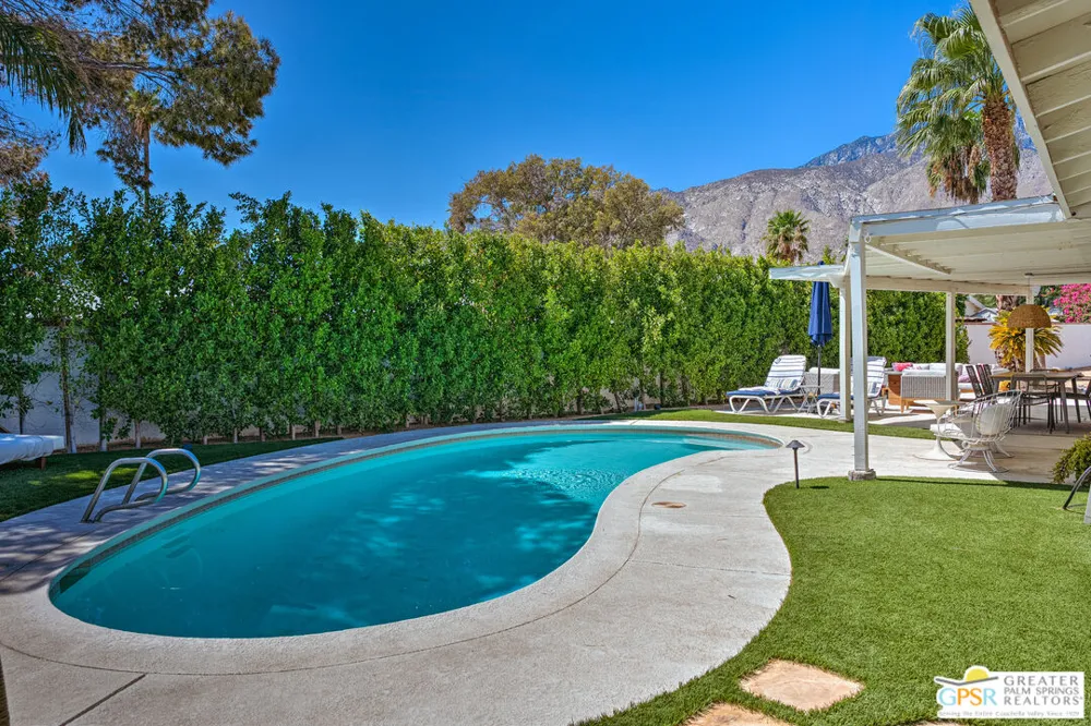 1373 E Madero Circle Palm Springs, CA 92262