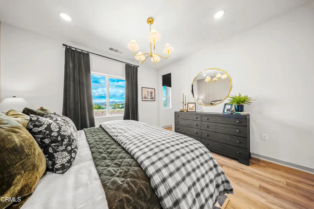 542 Via Zibello Camarillo, CA 93012